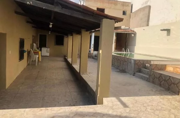 ALUGUE JÁ Casa Residencial/Comercial no Alto do Cristo com Piscina