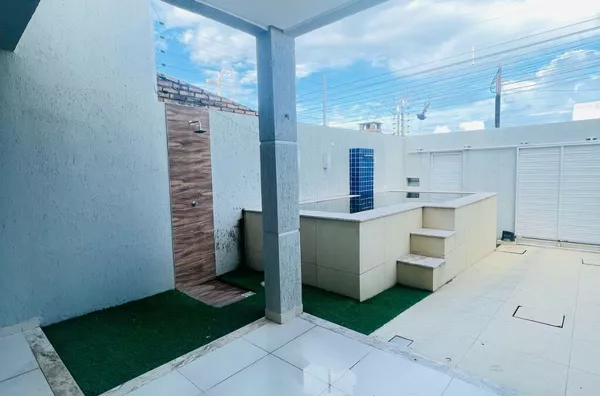 ALUGUE JÁ Casa Duplex com 03 quartos no Renato Parente