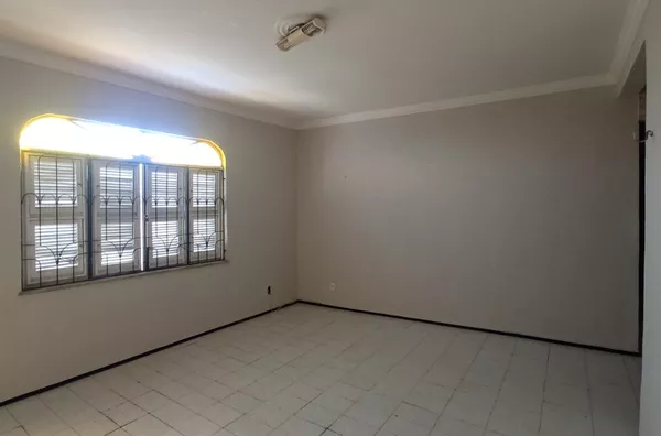 Apartamento com 03 Quartos próximo à Igreja do São Francisco
