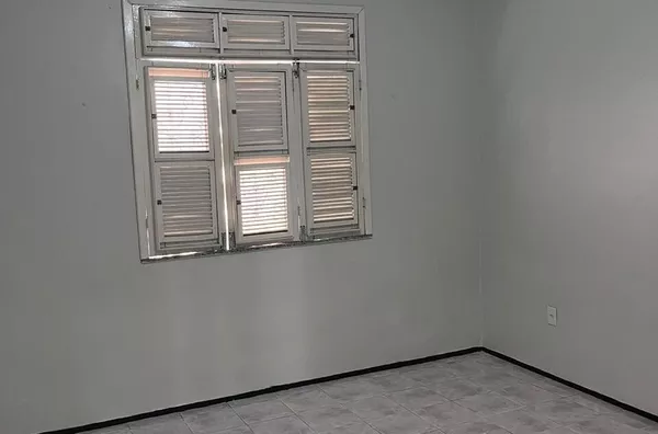 ALUGUE JÁ CASA Próximo à Igreja do Patrocínio – Sobral/CE