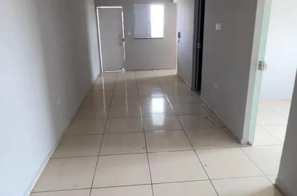 ALUGUE JÁ Apartamento com 3 quartos e sacada pró. ao Centro de Convenções