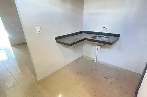 ALUGUE JÁ  Casa altos com 1 quarto em frente Grendene 2
