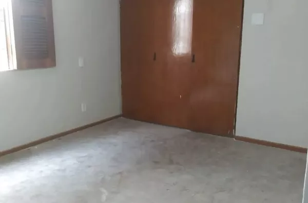 ALUGUE JÁ Apartamento com 2 quartos, 2 banheiro e portaria 24h no Centro