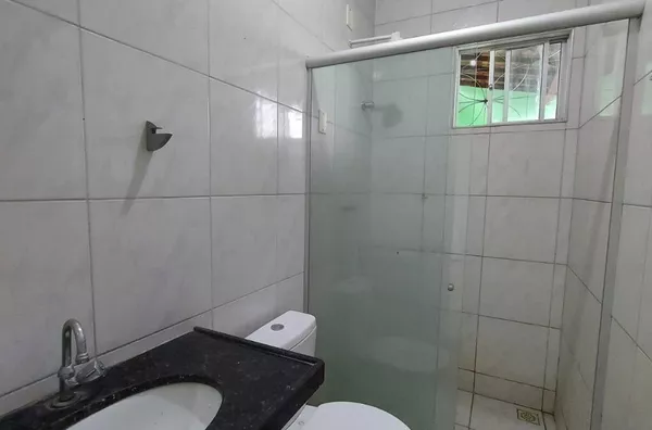 ALUGUE JÁ Casa no Renato Parente com 2 quartos, próximo ao Clube dos Calçadistas