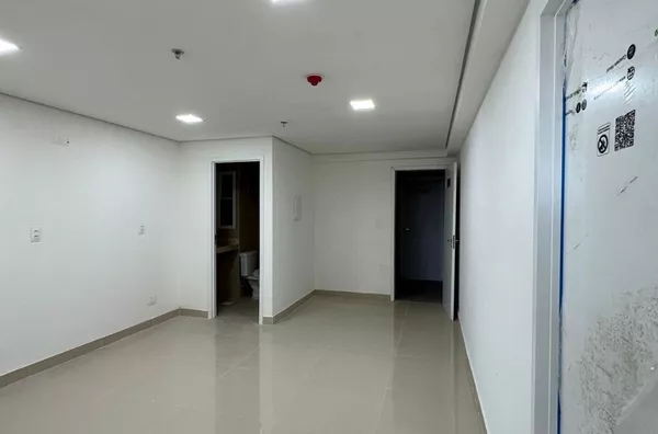 ALUGUE JÁ Sala com 42m2 no Quinto Andar do JEBC