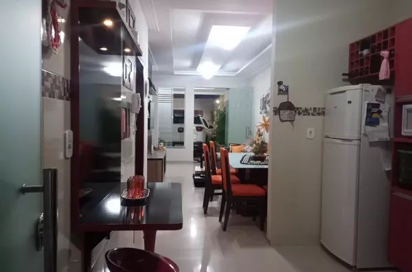 ALUGUE JÁ Casa com piscina, mobiliada em Renato Parente