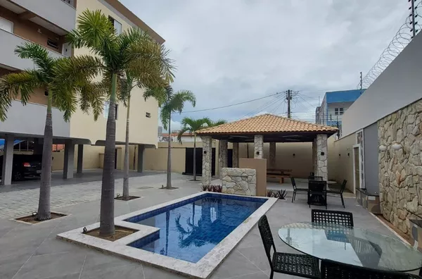 Apartamento semimobiliado com piscina no Campo dos velhos