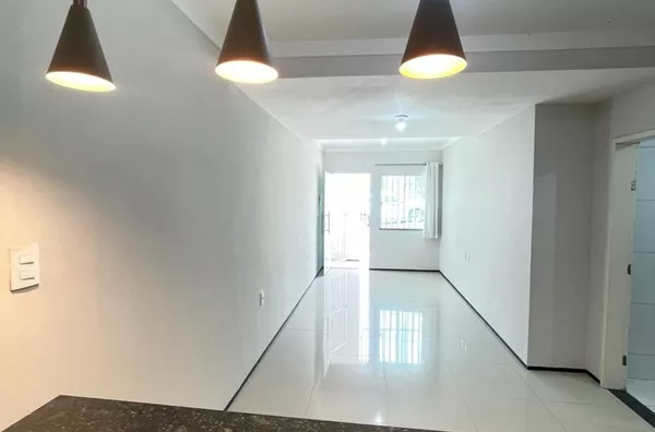 ALUGUE JÁ Casa duplex com 3 quartos no Junco