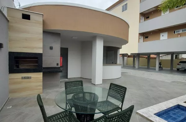 Apartamento semimobiliado com piscina no Campo dos velhos