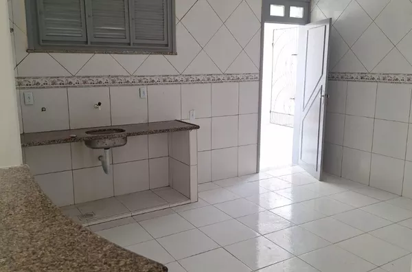 ALUGUE JÁ Casa na Betânea por trás da UVA com 4 quartos