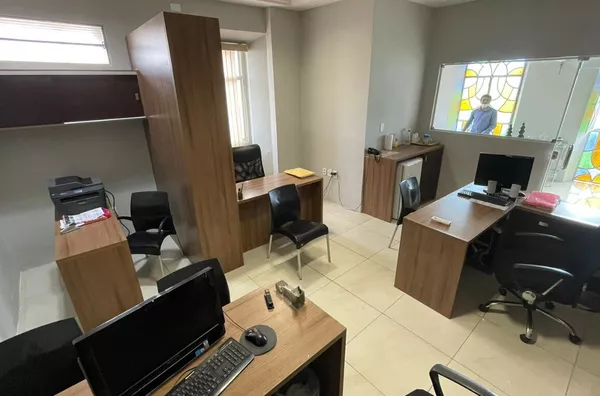 Compre Já - Sala toda mobiliáda para escritório no Centro, próximo à Praça Coluna da Hora