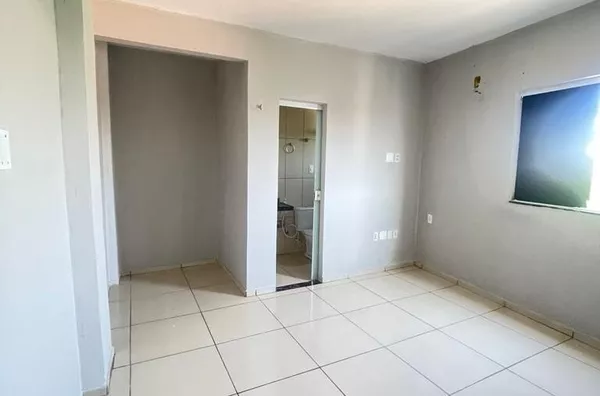 ALUGUE JÁ Apartamento com 3 quartos e sacada pró. ao Centro de Convenções