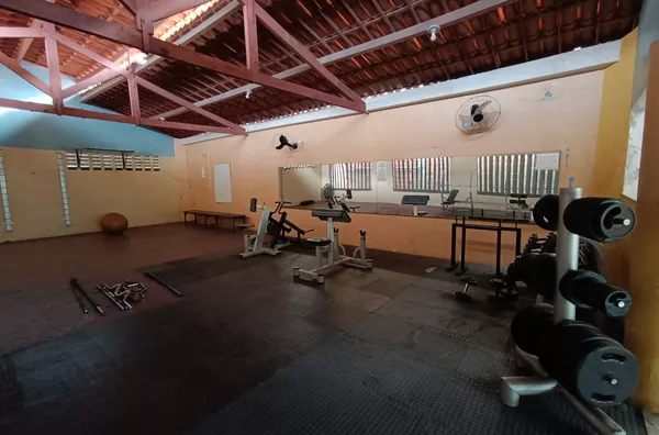 Ponto comercial para academia com com todos equipamentos, mais apartamento. - Foto 19