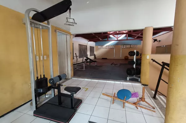 Ponto comercial para academia com com todos equipamentos, mais apartamento. - Foto 17