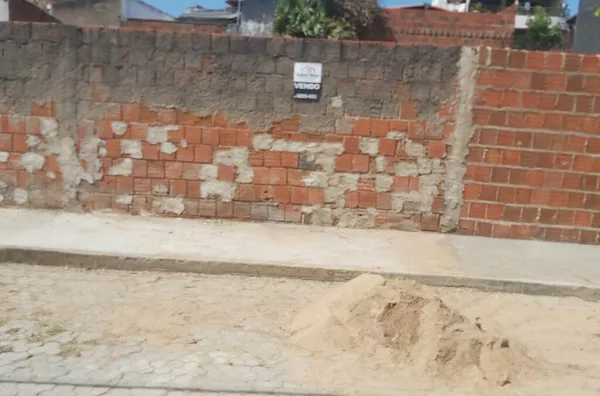 ALUGUE JÁ Terreno com 374m2 na  Cohab II, Sobral