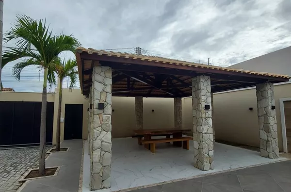 Apartamento semimobiliado com piscina no Campo dos velhos