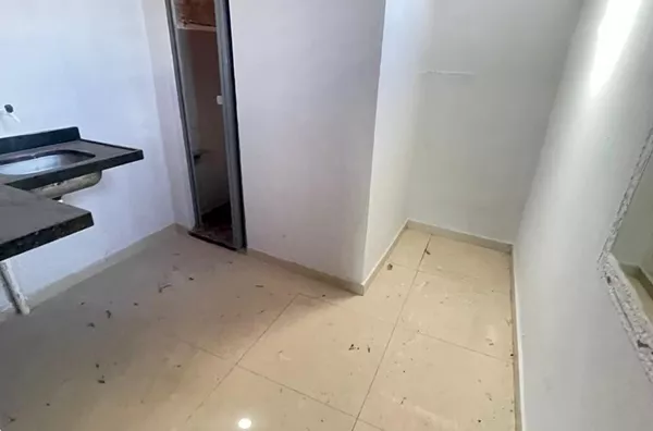 ALUGUE JÁ  Casa altos com 1 quarto em frente Grendene 2