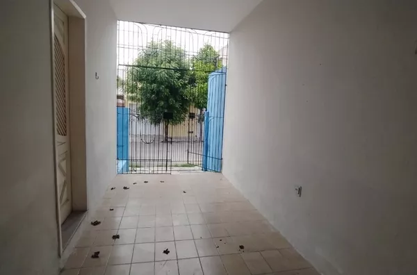 ALUGUE JÁ CASA no Campo dos Velhos c/ 2 Quartos 1 Vaga - Foto 2