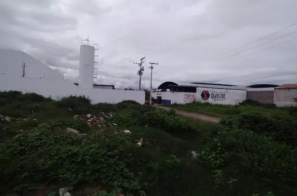 Terreno Comercial com 500m2 no Dom Expedito, por trás da Renault