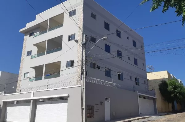 ALUGUE JÁ Apartamento com 3 quartos e sacada pró. ao Centro de Convenções