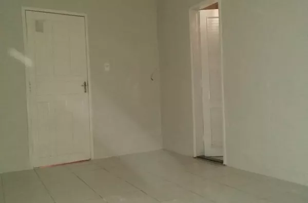 kitnete avenida Lucia saboia 