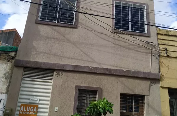 Casa Altos no Centro, Próx. FikFrio