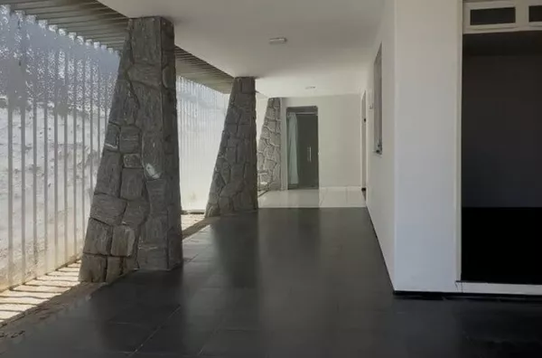 ALUGUE JÁ CASA no Derby com 3 quartos e vaga até mais de 4 carros