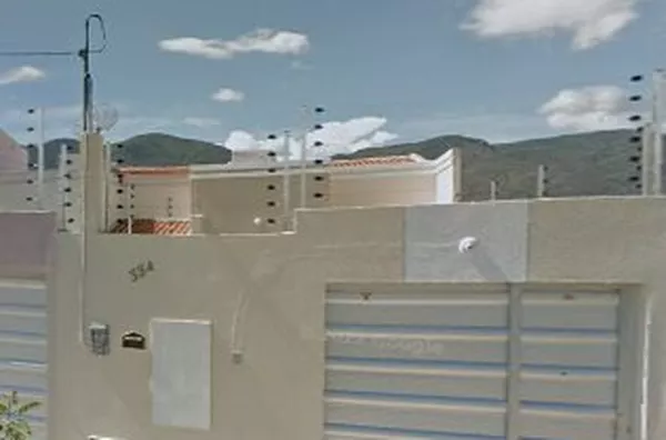 ALUGUE JÁ Casa no Renato Parente com 2 quartos, próximo ao Clube dos Calçadistas