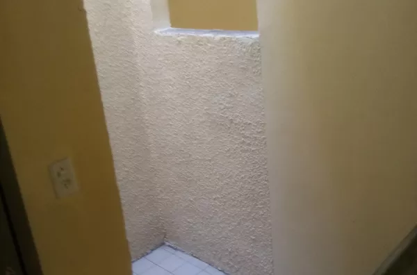 Apartamento no Centro com 02 Quartos - com frente à Farmácia Rodolfo 