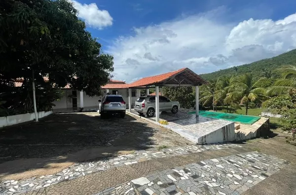 COMPRE JÁ  CASA NA SERRA COM UMA ÓTIMA LOCALIZAÇÃO, SITUADA A MARGEM DA CE, ANTES DO BRISA DA SERRA