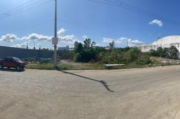 ALUGUE JÁ Terreno com 3.082m2 na Padre Ibiapina, Sobral