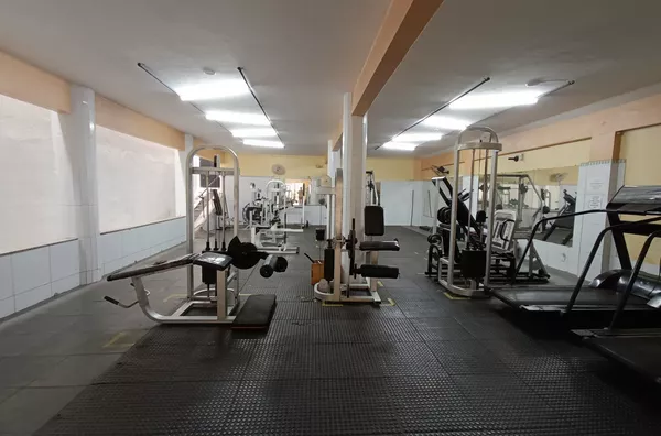 Ponto comercial para academia com com todos equipamentos, mais apartamento. - Foto 13