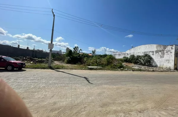ALUGUE JÁ Terreno com 3.082m2 na Padre Ibiapina, Sobral