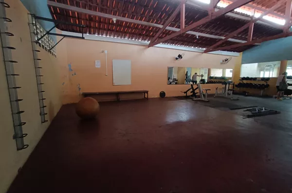 Ponto comercial para academia com com todos equipamentos, mais apartamento. - Foto 29