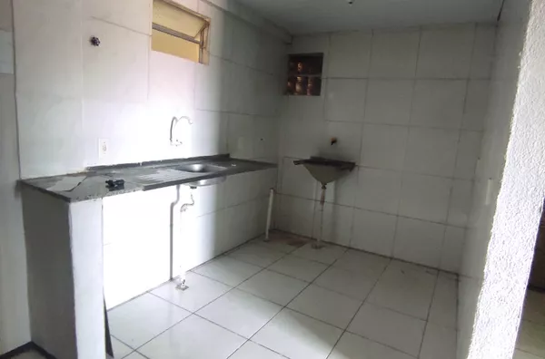 ALUGUE JÁ Apartamento 2 Quartos e 1 Banheiro com garagem no Sinhá Saboia