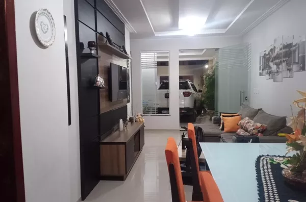 ALUGUE JÁ Casa com piscina, mobiliada em Renato Parente