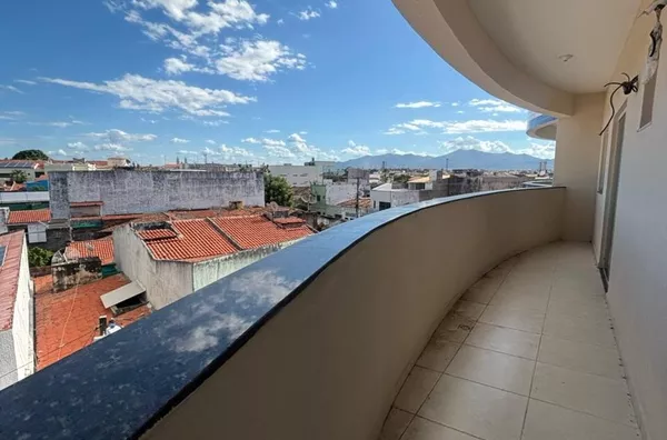 ALUGUE JÁ Apartamento c/ 3 quartos, varanda no Bairro Coração De Jesus, Sobral