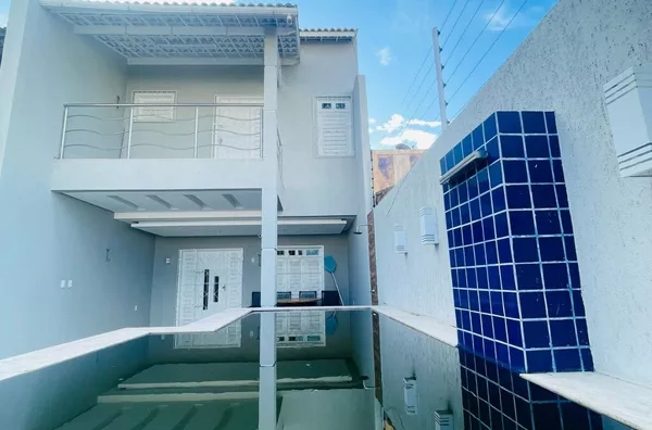 ALUGUE JÁ Casa Duplex com 03 quartos no Renato Parente