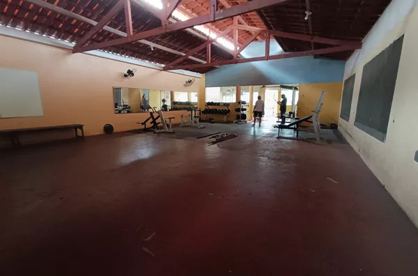 Ponto comercial para academia com com todos equipamentos, mais apartamento. - Foto 28