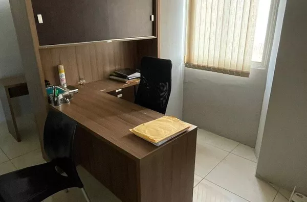 Compre Já - Sala toda mobiliáda para escritório no Centro, próximo à Praça Coluna da Hora