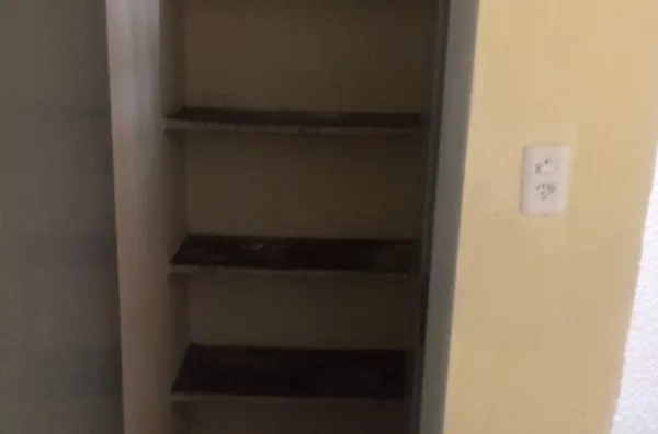 Apartamento no Centro com 02 Quartos - com frente à Farmácia Rodolfo 