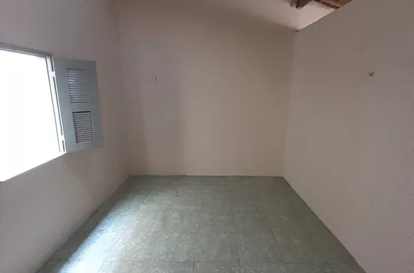 ALUGUE JÁ CASA ALTOS no Sinhá Saboia, próx. lanchonete Modestão