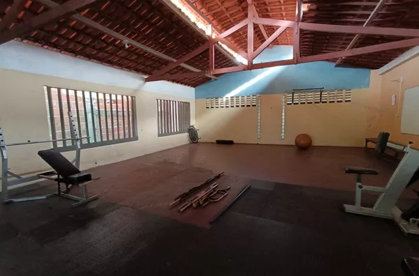 Ponto comercial para academia com com todos equipamentos, mais apartamento. - Foto 20