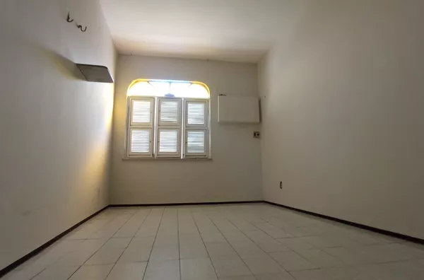 Apartamento com 03 Quartos próximo à Igreja do São Francisco
