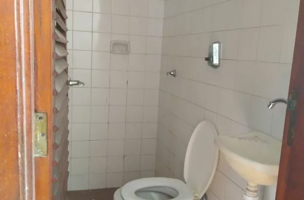 ALUGUE JÁ Apartamento com 2 quartos, 2 banheiro e portaria 24h no Centro