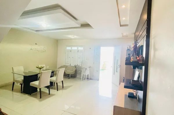 ALUGUE JÁ Casa Duplex com 03 quartos no Renato Parente