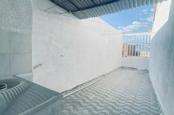 ALUGUE JÁ Casa duplex com 2 quartos no Campo dos Velhos