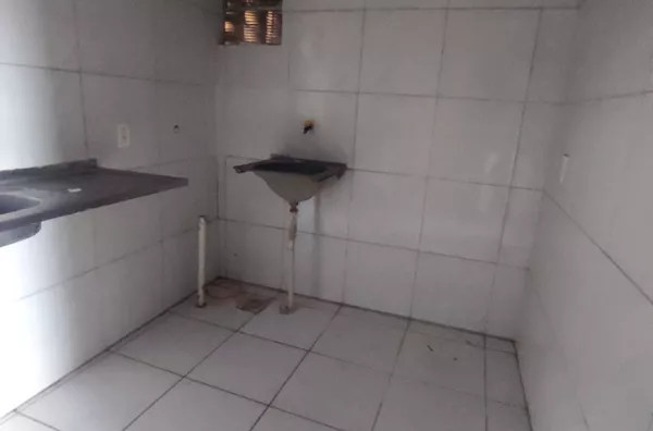 ALUGUE JÁ Apartamento 2 Quartos e 1 Banheiro com garagem no Sinhá Saboia