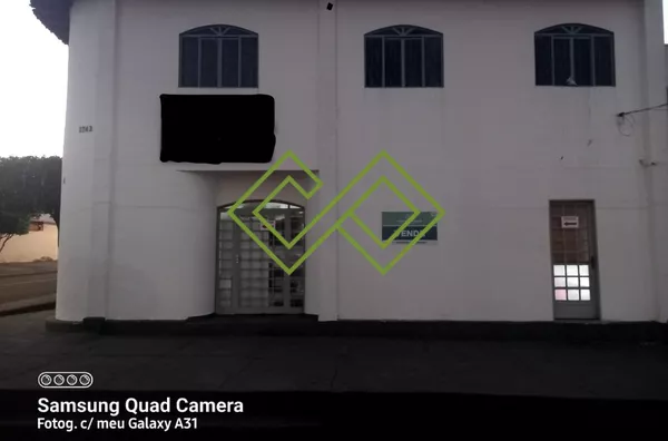 Comercial Avenida Bandeirantes placa 70