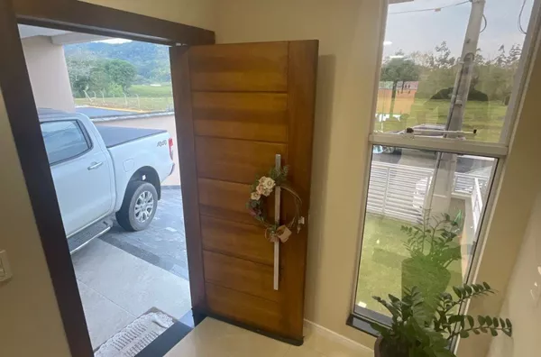 Sobrado alto padrão, Divinéia